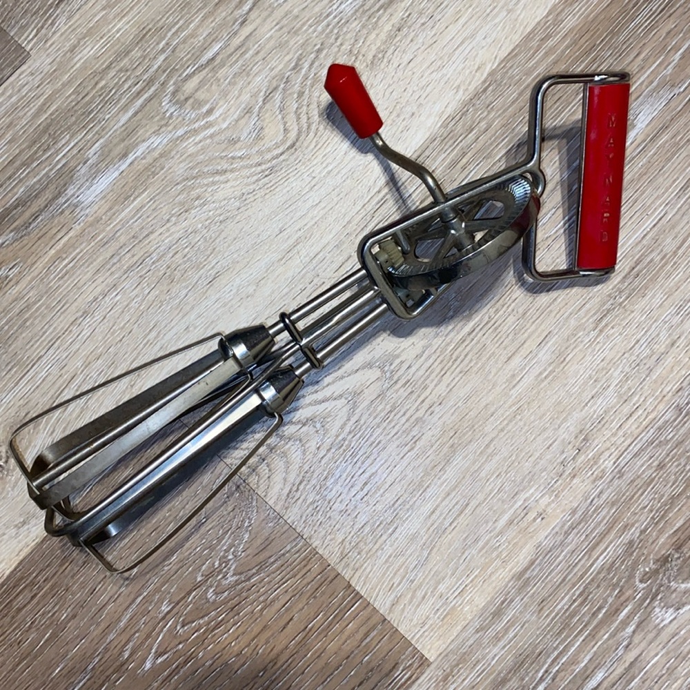 ✨Vintage Maynard Hand Egg Beater ✨